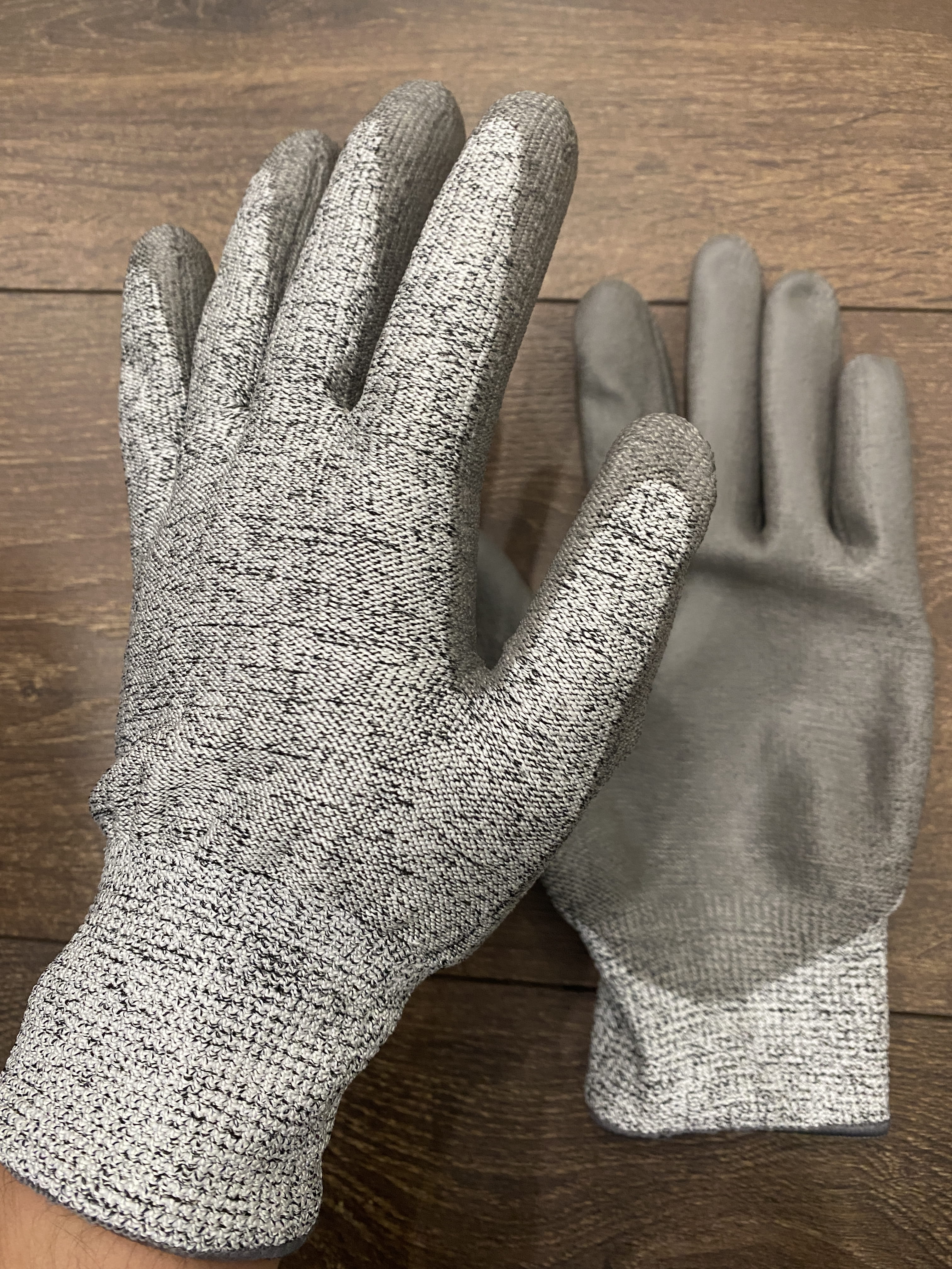 Găng tay chống cắt